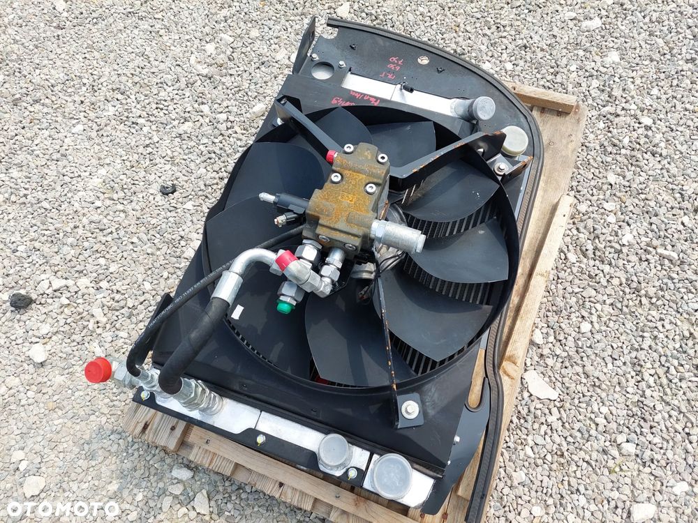 [12][61×94] Chłodnica cieczy oleju wody zespół chłodnic intercooler Manitou MLT 630, 730 [PGI 51149] - 7