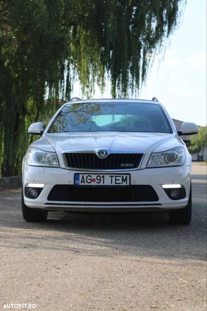 Skoda Octavia 2.0 TDI CR DPF DSG RS - 1