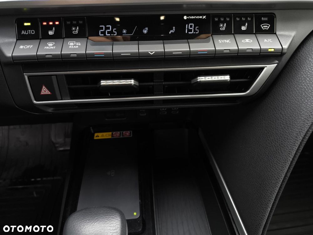 Toyota Camry - 22