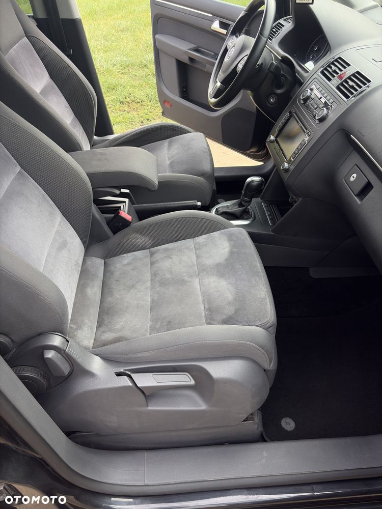 Volkswagen Touran 2.0 TDI DPF DSG Highline - 32