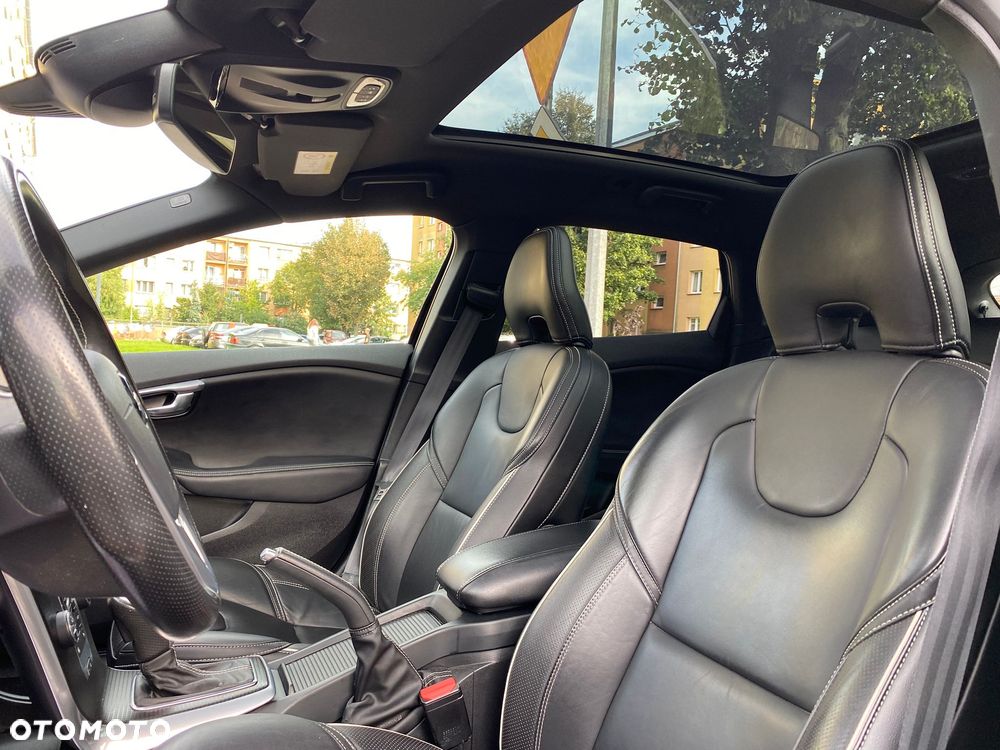 Volvo V40 D3 Geartronic RDesign - 6
