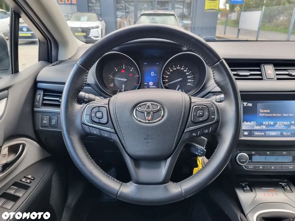 Toyota Avensis 2.0 D-4D Premium - 15