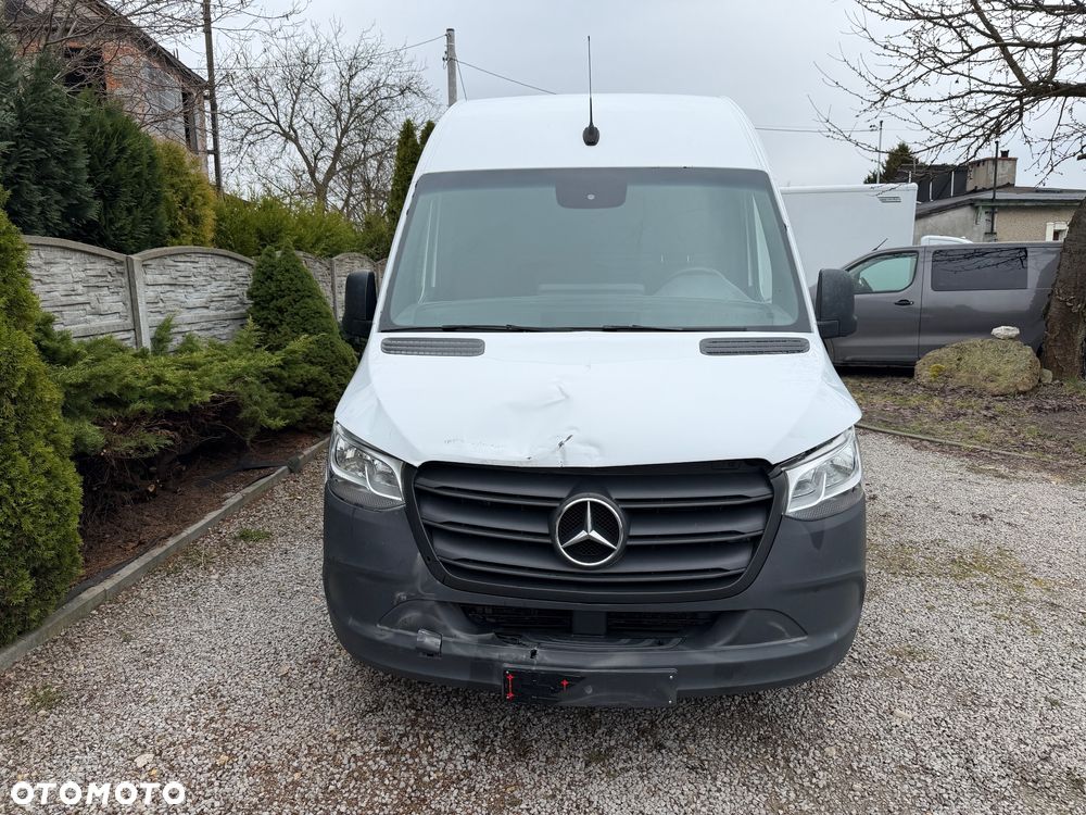 Mercedes-Benz Sprinter 907 - 8