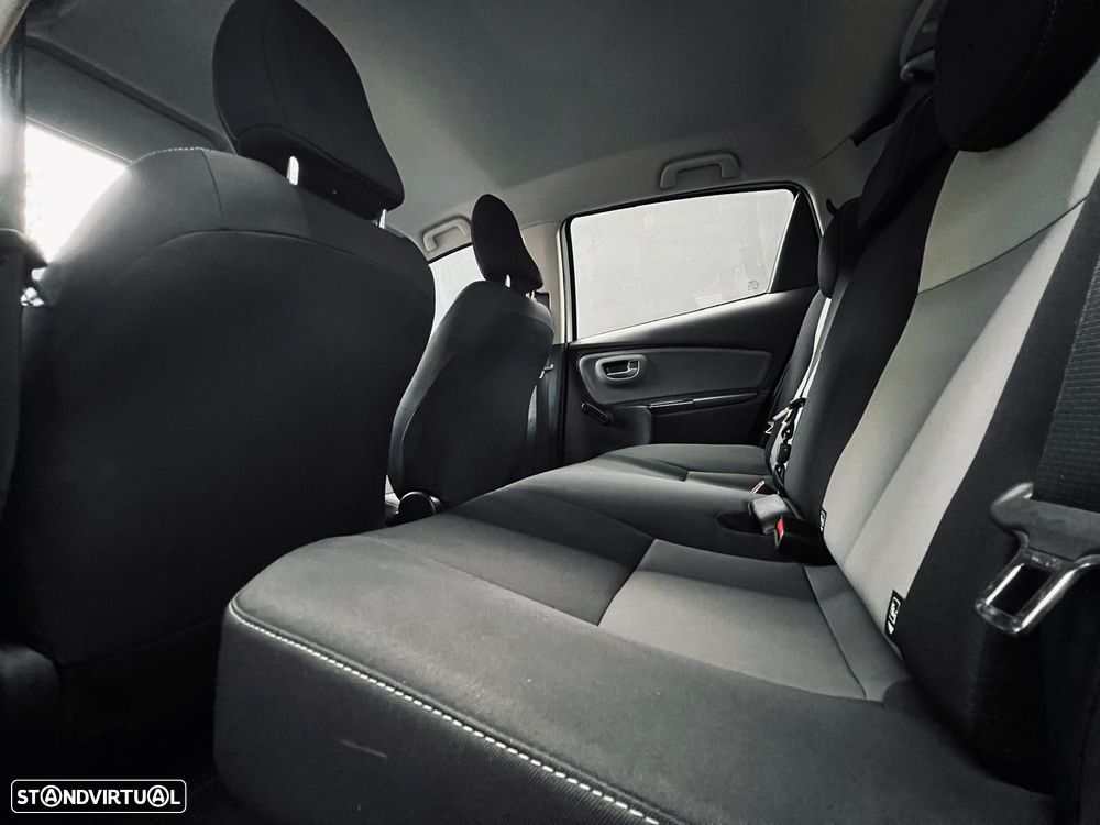 Toyota Yaris 1.5 HSD Comfort - 41