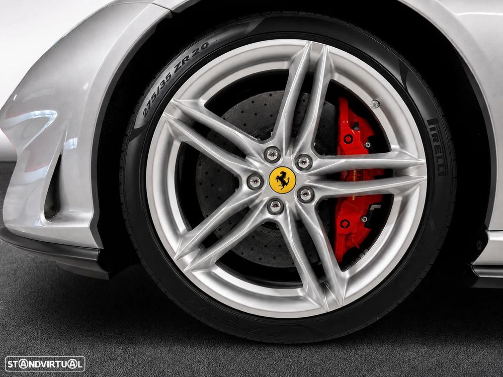 Ferrari 812 Superfast - 4