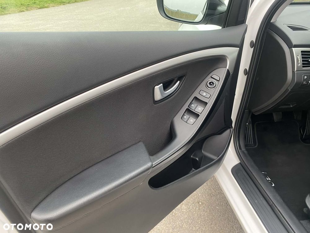 Hyundai i30 1.6 CRDi Premium - 9