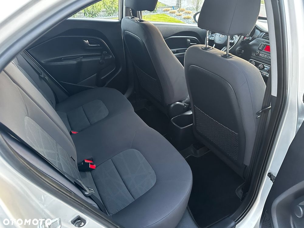 Kia Rio - 24
