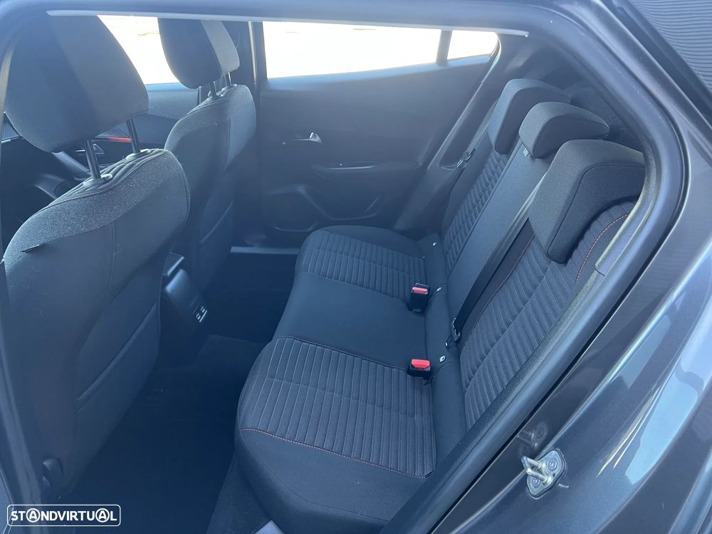 Peugeot 2008 1.2 PureTech Active Pack EAT8 - 14