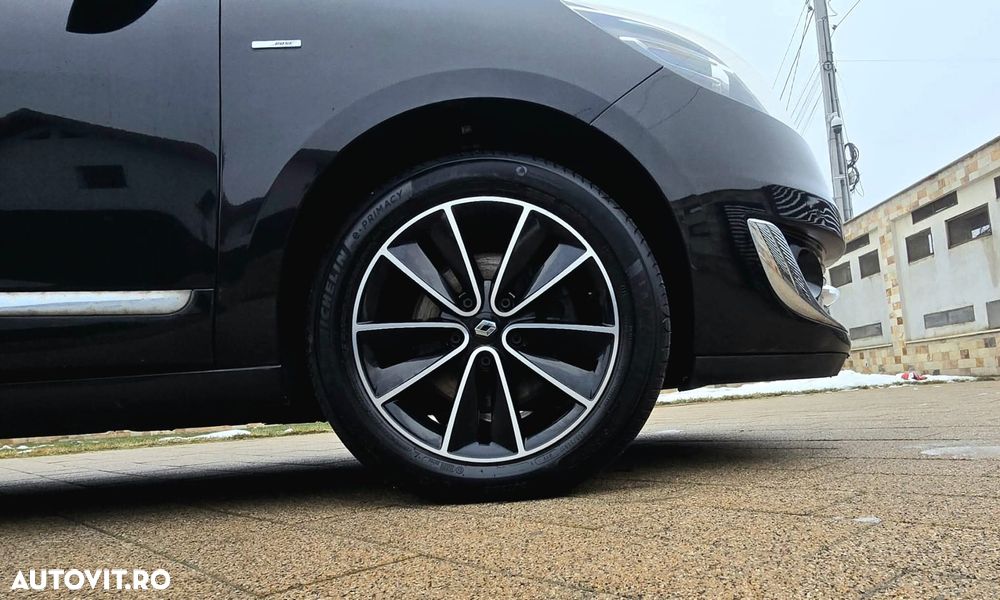 Renault Grand Scenic - 10