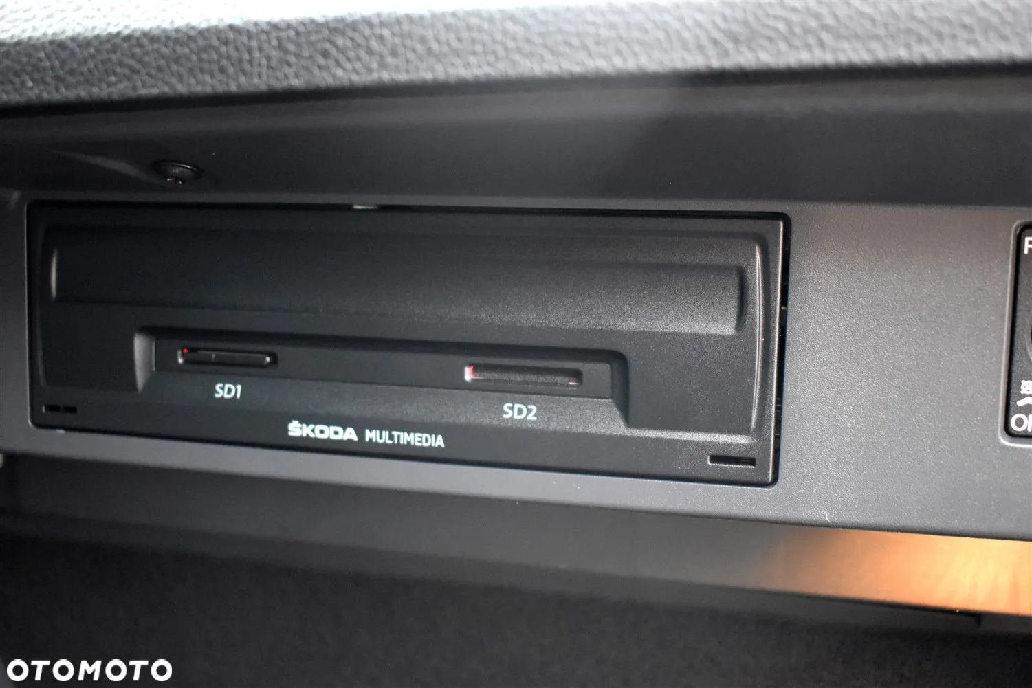 Skoda Superb Combi 2.0 TDI DSG Ambition - 39
