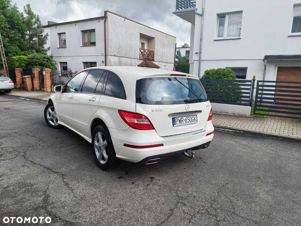 Mercedes-Benz Klasa R 300 CDI DPF BlueEFFICIENCY 7G-TRONIC - 4