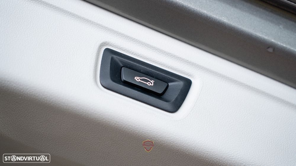 BMW 320 e Touring Line Luxury Auto - 45