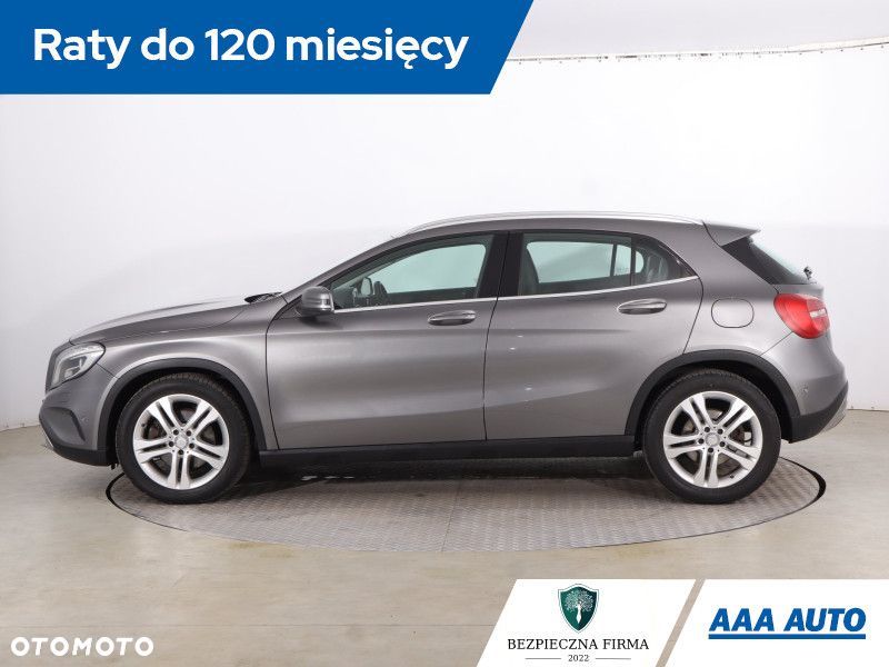 Mercedes-Benz GLA - 4