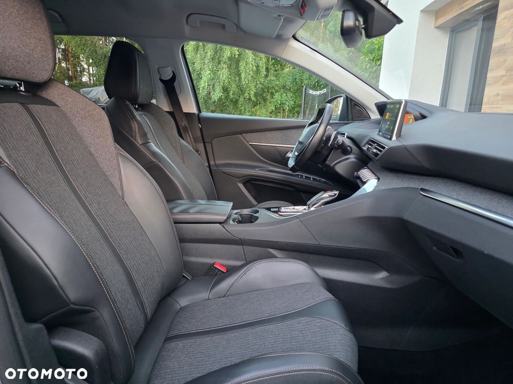 Peugeot 5008 1.5 BlueHDi Allure S&S EAT8 - 22