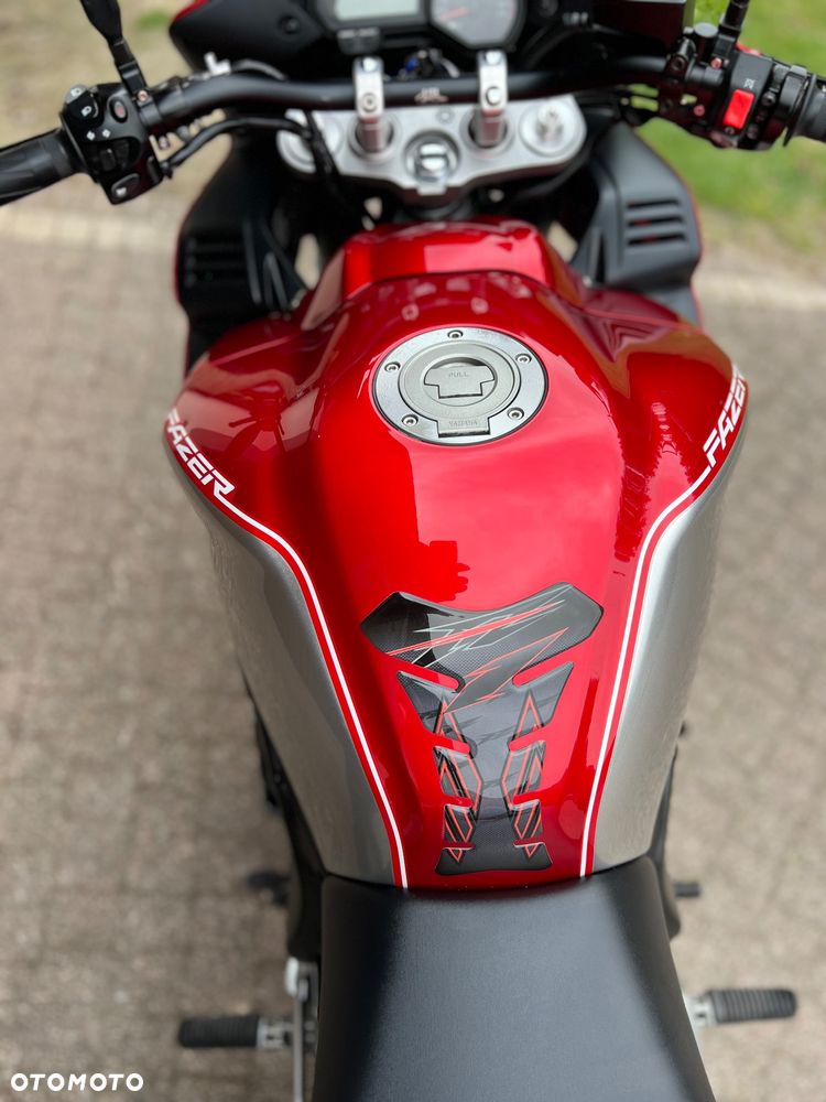 Yamaha FZ - 17