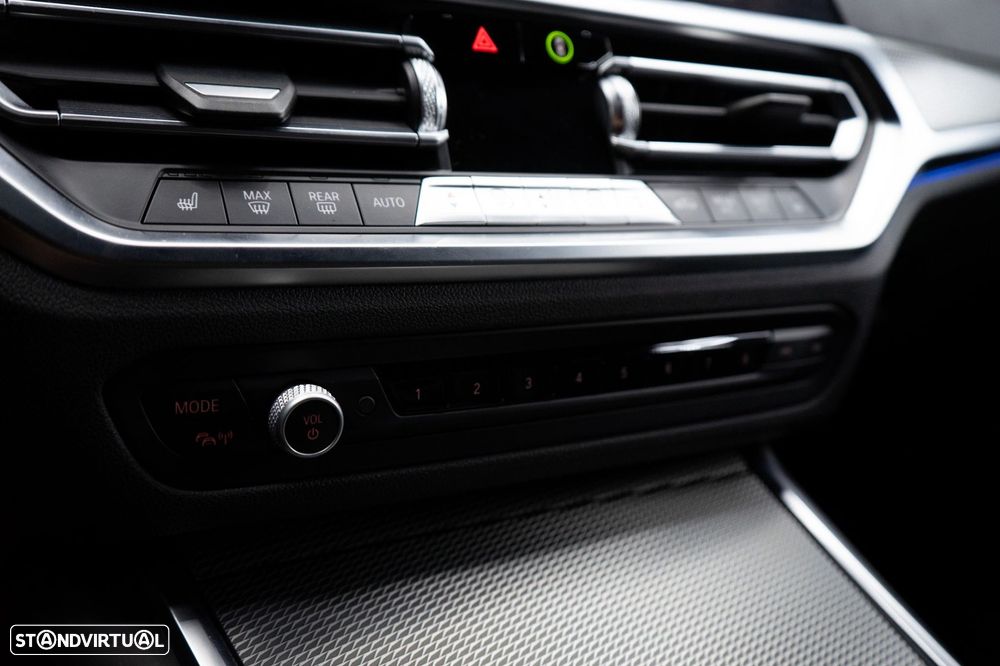 BMW 320 d Touring Pack M Shadow Auto - 45