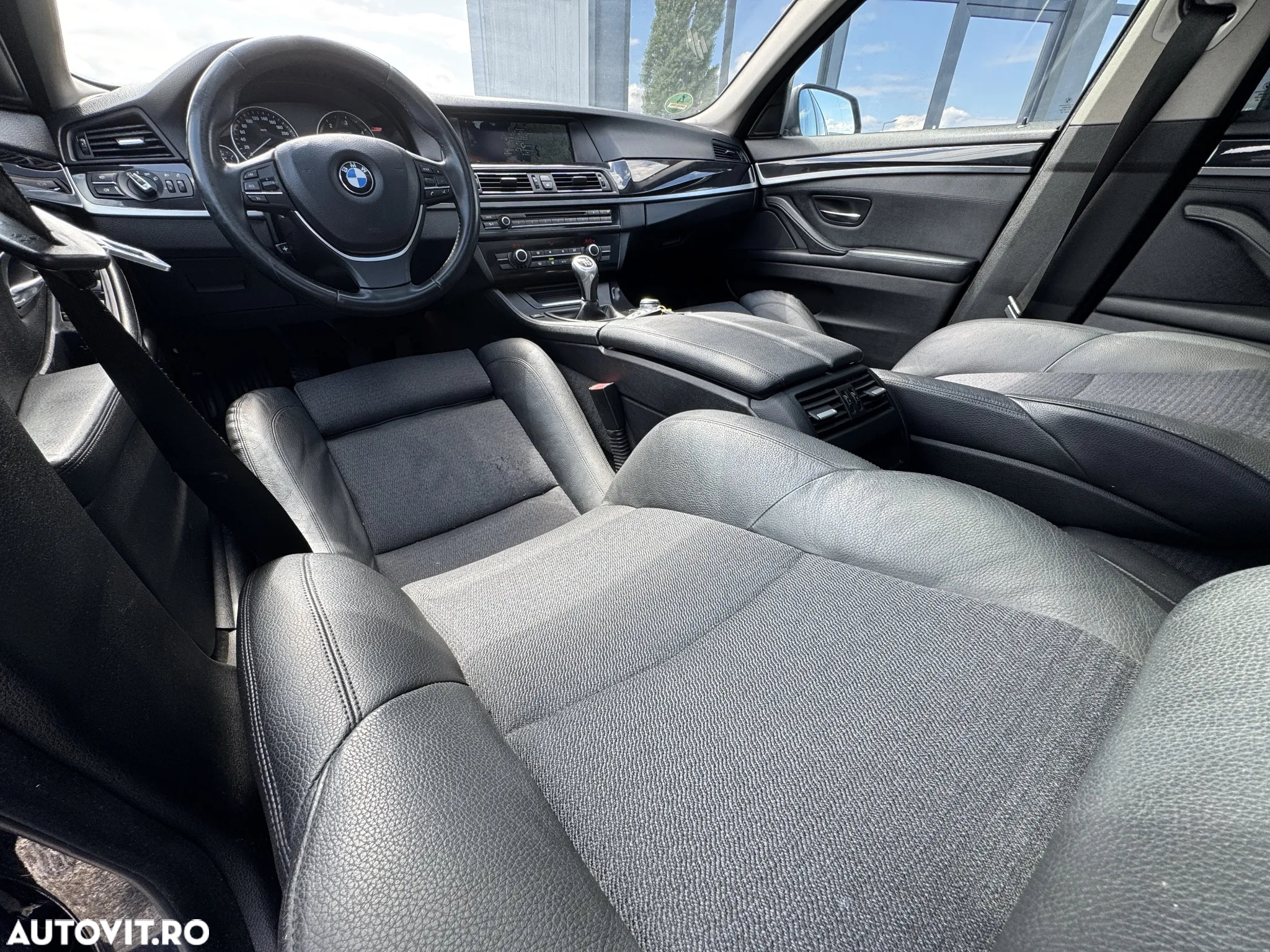 BMW Seria 5 520d - 23