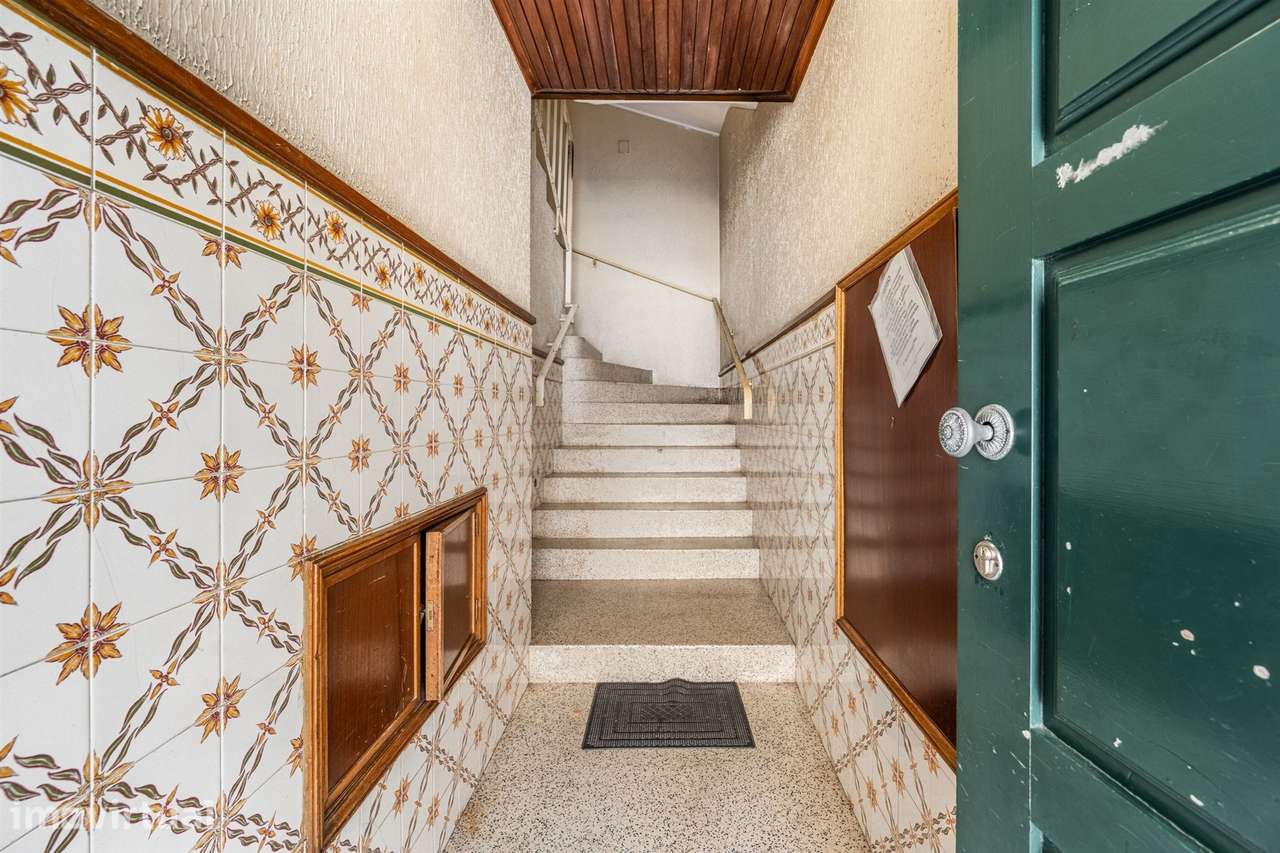 Apartamento T3 Duplex na Póvoa do Varzim, em Frente à Estação de Metro - Grande imagem: 3/25