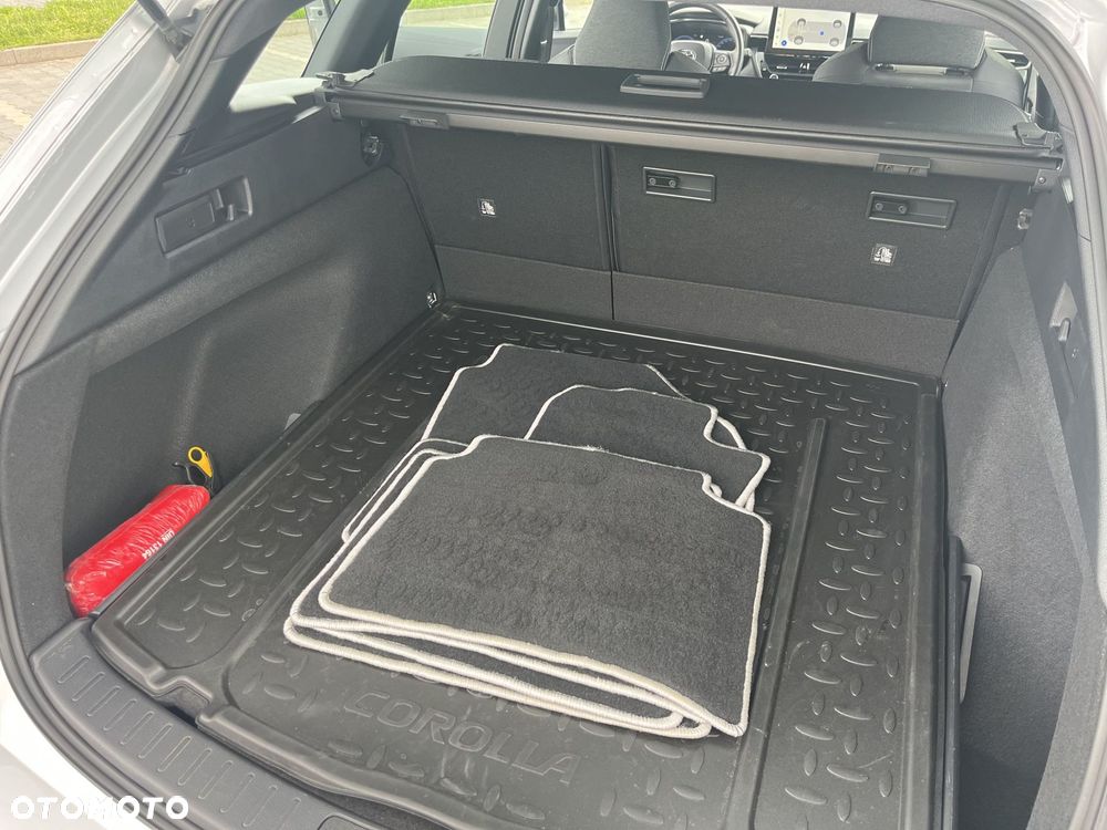 Toyota Corolla 1.8 Hybrid Comfort - 22