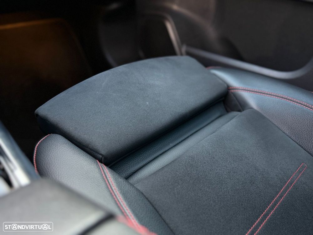 Mercedes-Benz GLA 200 d AMG Line - 15