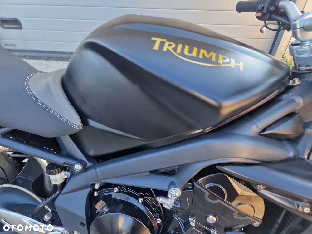 Triumph Street Triple - 18