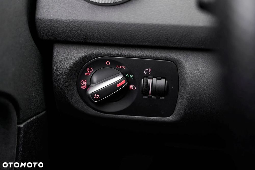 Audi A3 Sportback 1.6 TDI S line Sportpaket - 40