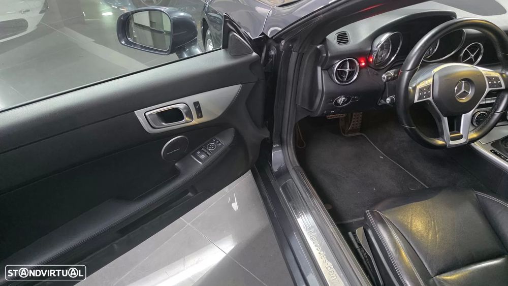 Mercedes-Benz SLK 250 (BlueEFFICIENCY) 7G-TRONIC - 5