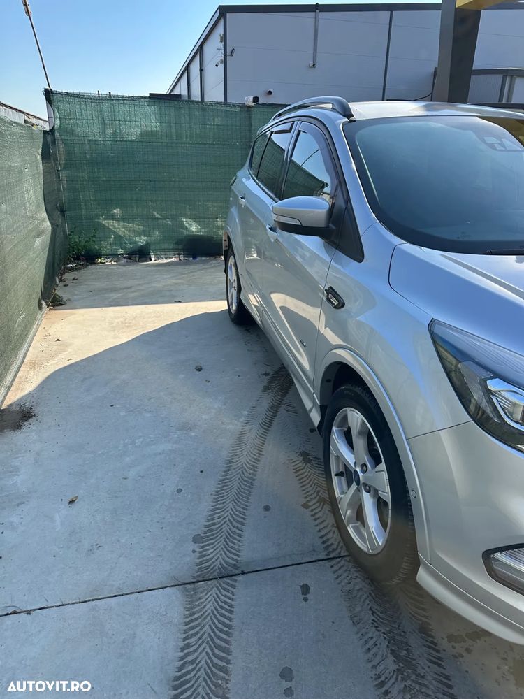 Ford Kuga 2.0 TDCi 4WD Powershift ST-Line - 3