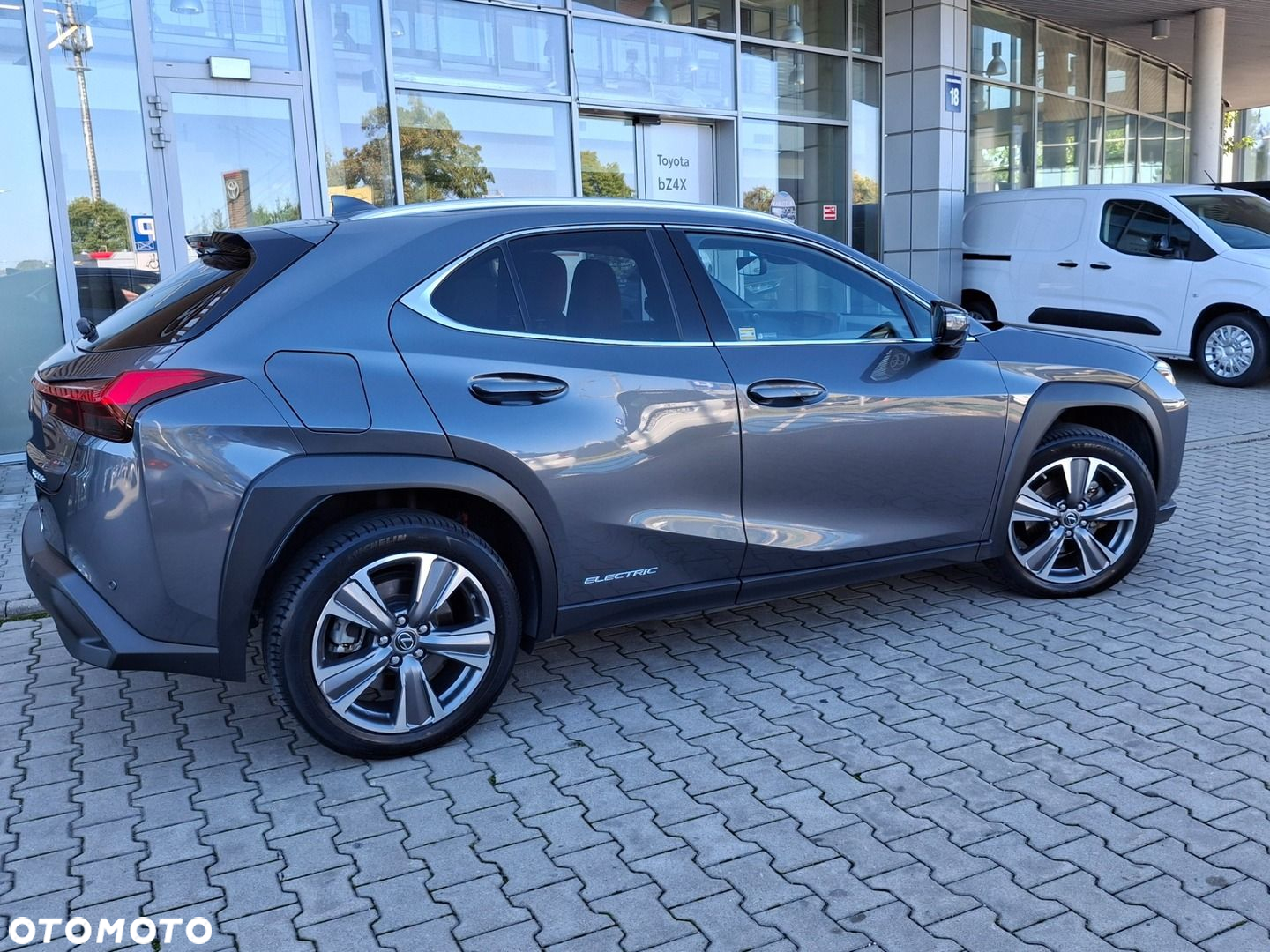 Lexus UX - 19