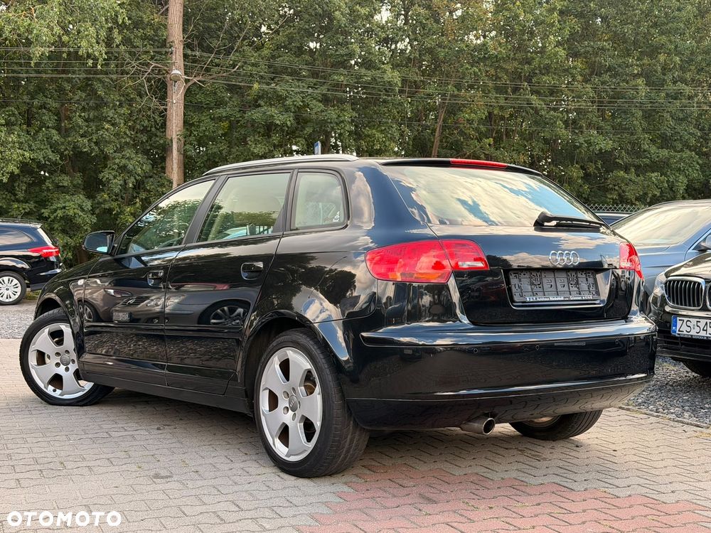 Audi A3 Sportback 1.6 FSI Ambiente - 4