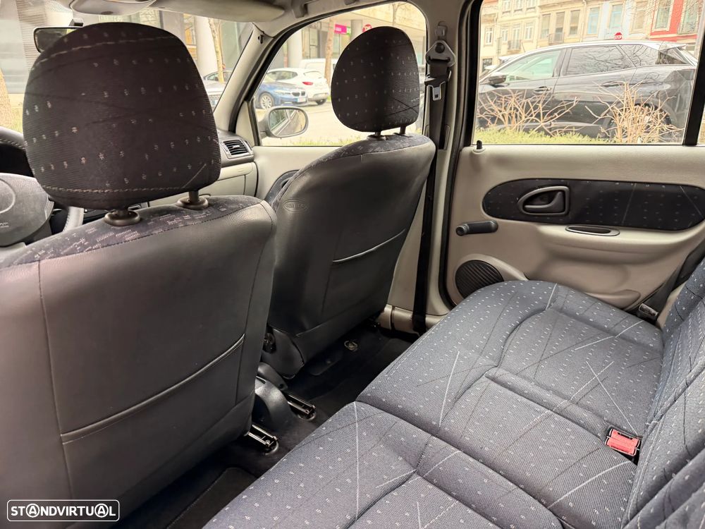 Renault Clio 1.2 16V Extreme - 15