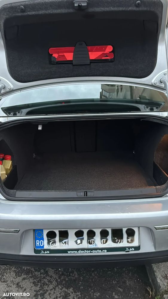 Volkswagen Passat 2.0TDI Highline DPF 4Motion - 9