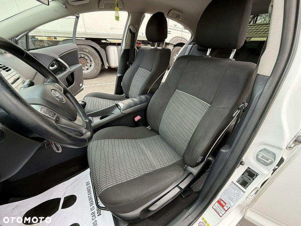 Toyota Avensis 2.0 D-4D Active - 11