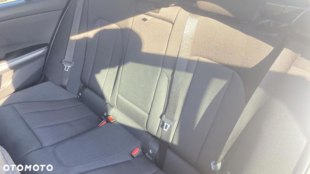 BMW Seria 3 318i Advantage - 13