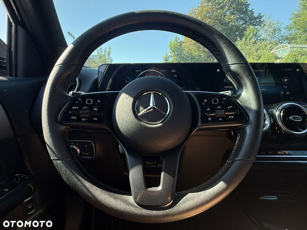 Mercedes-Benz GLB 200 7G-DCT - 8