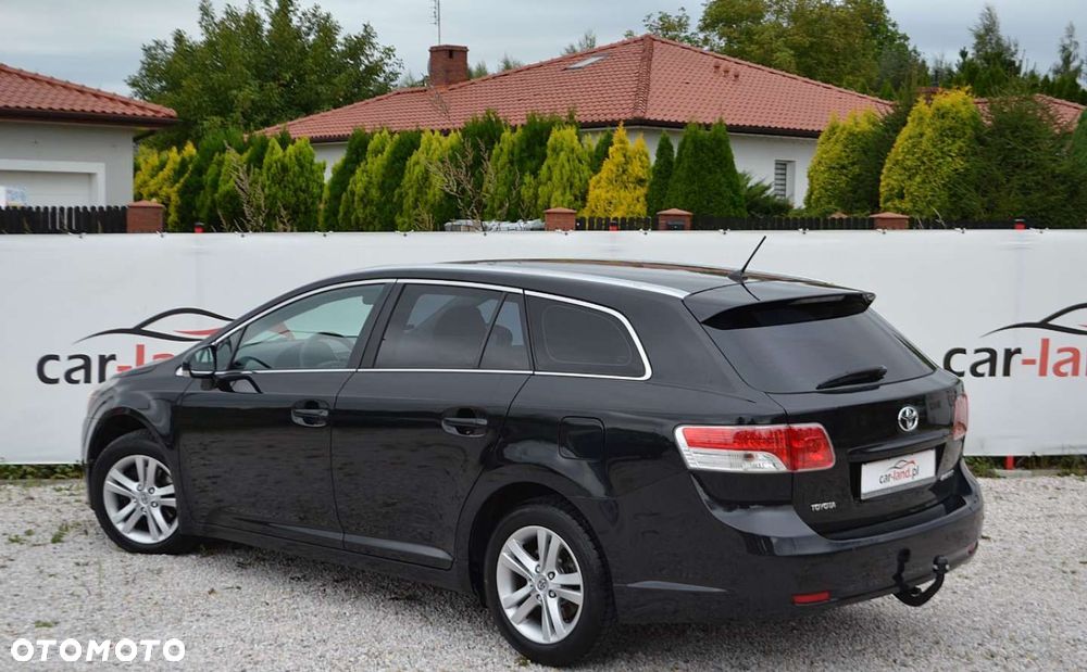 Toyota Avensis - 8