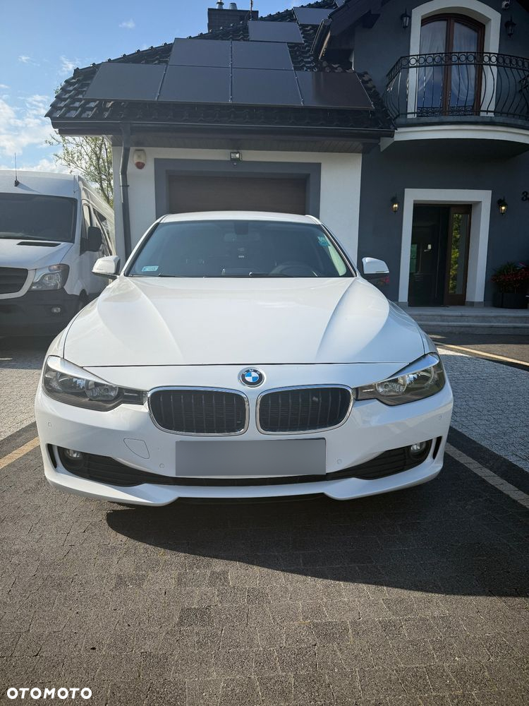 BMW Seria 3 318d Touring - 3