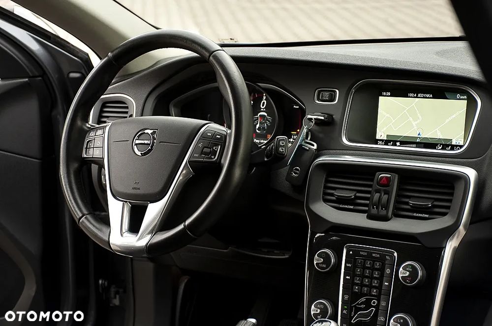 Volvo V40 D2 Drive-E Momentum - 26