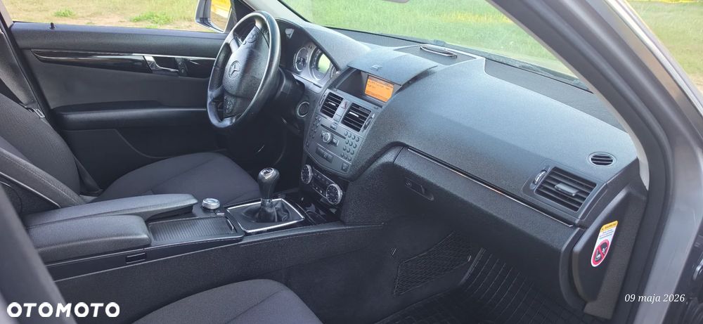 Mercedes-Benz Klasa C 180 Kompressor BlueEFFICIENCY Avantgarde - 21