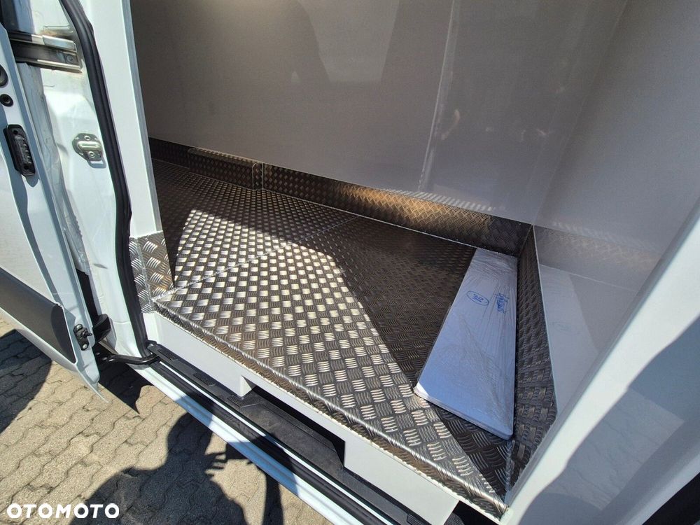Mercedes-Benz Sprinter Sprinter - 12