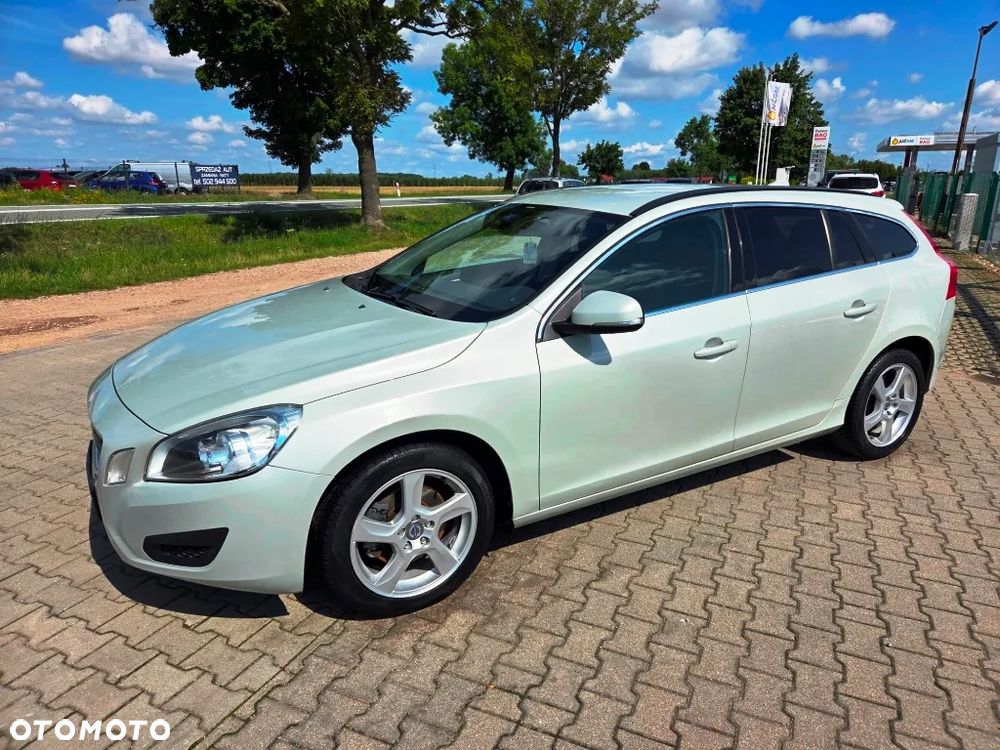 Volvo V60 D2 Momentum - 17