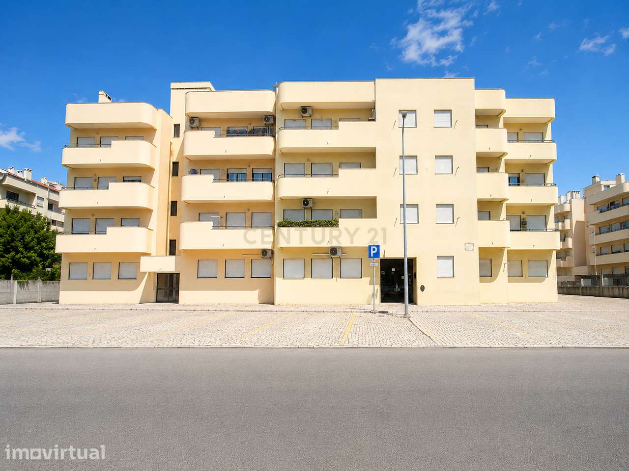 Espaçoso Apartamento T3  com Arrecadação em Pinhal Novo, Palmela - Grande imagem: 2/40