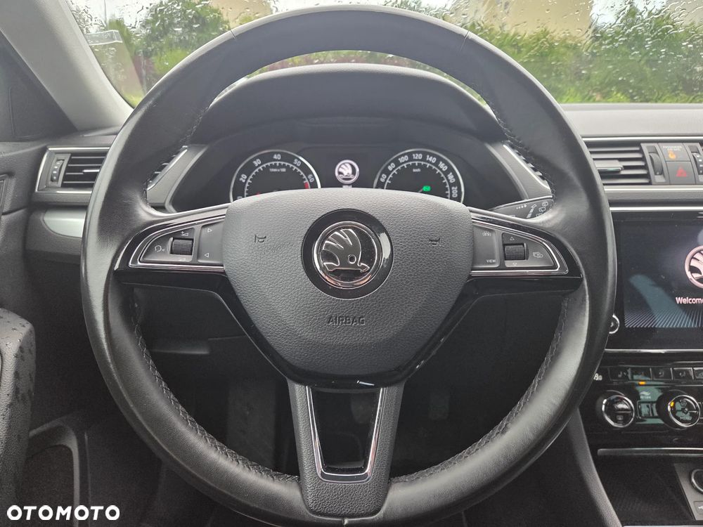 Skoda Superb 1.5 TSI Ambition DSG - 8