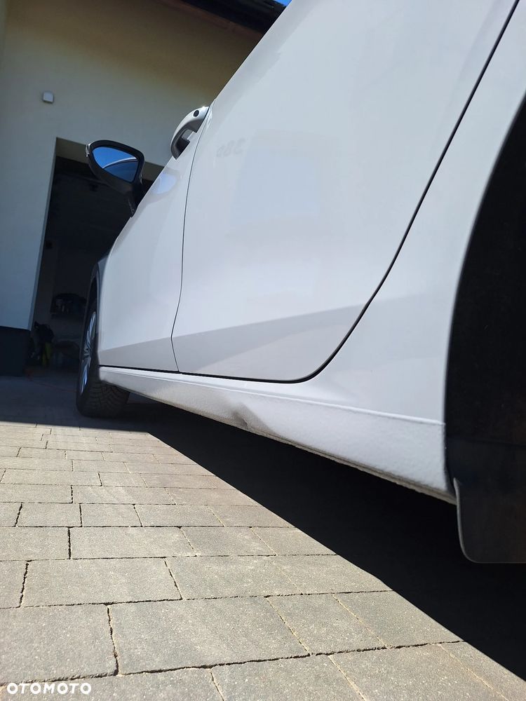Volkswagen Golf - 10