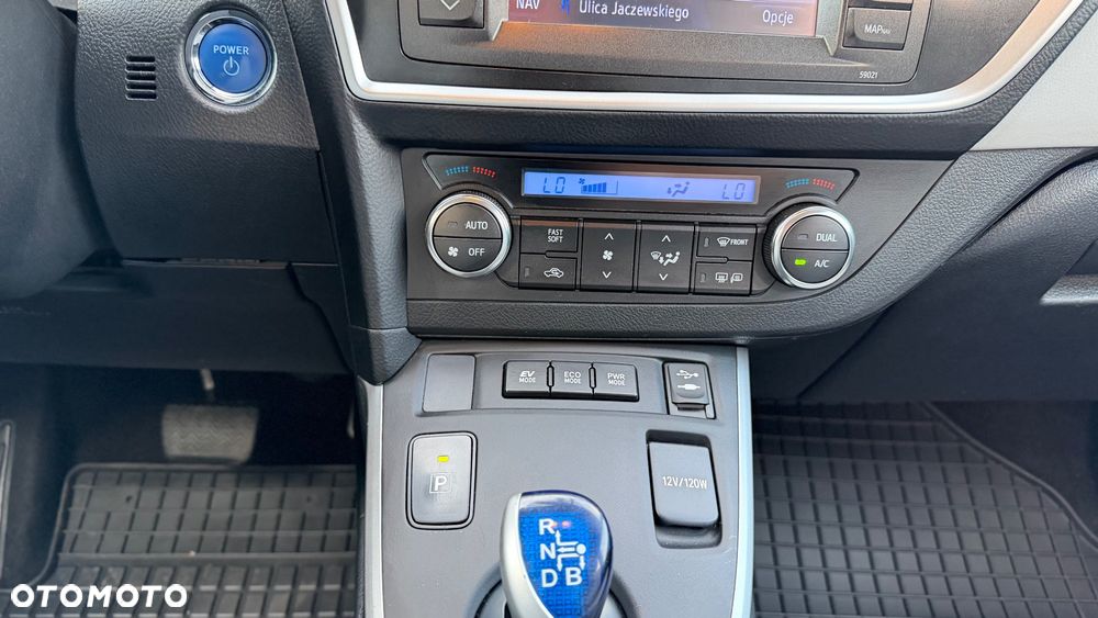 Toyota Auris 1.8 HSD Prestige NAVI - 24