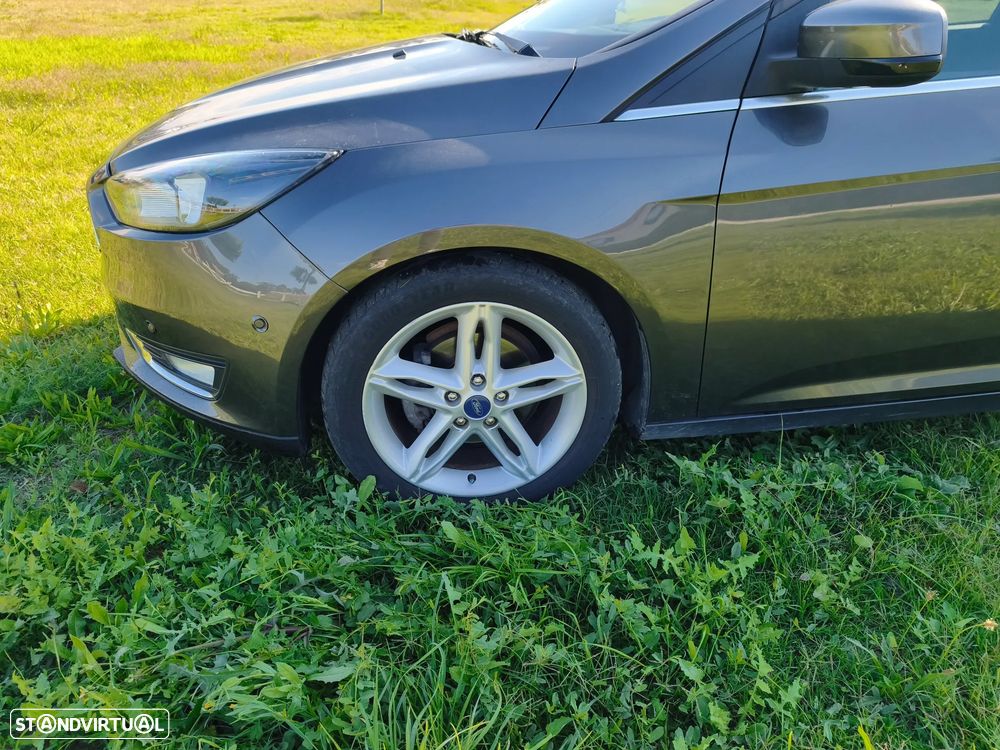 Ford Focus - 12