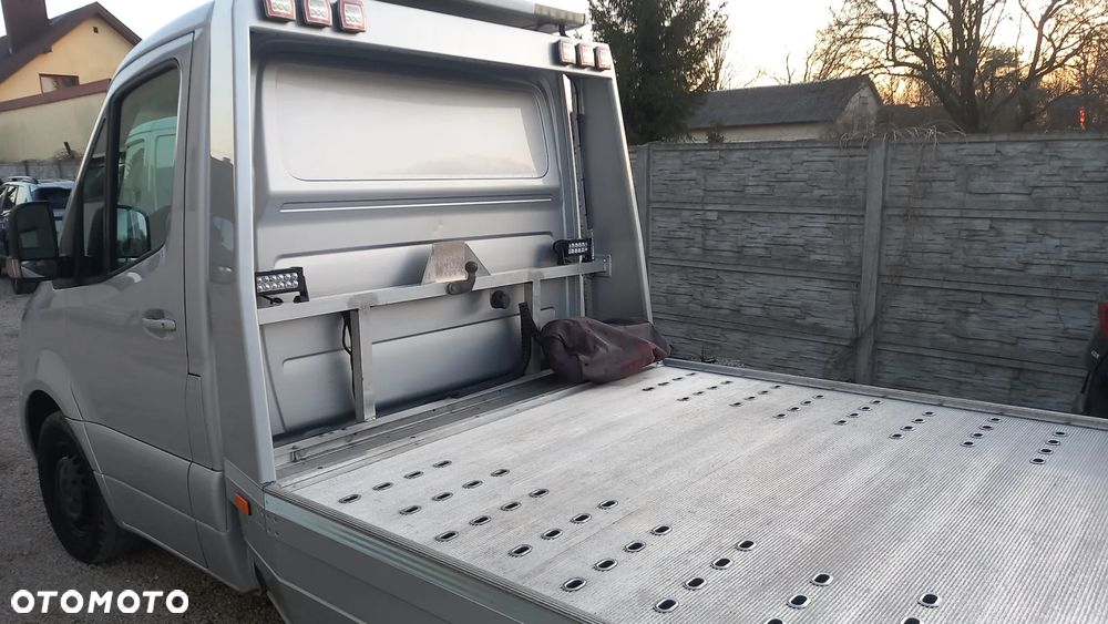 Mercedes-Benz Sprinter - 2
