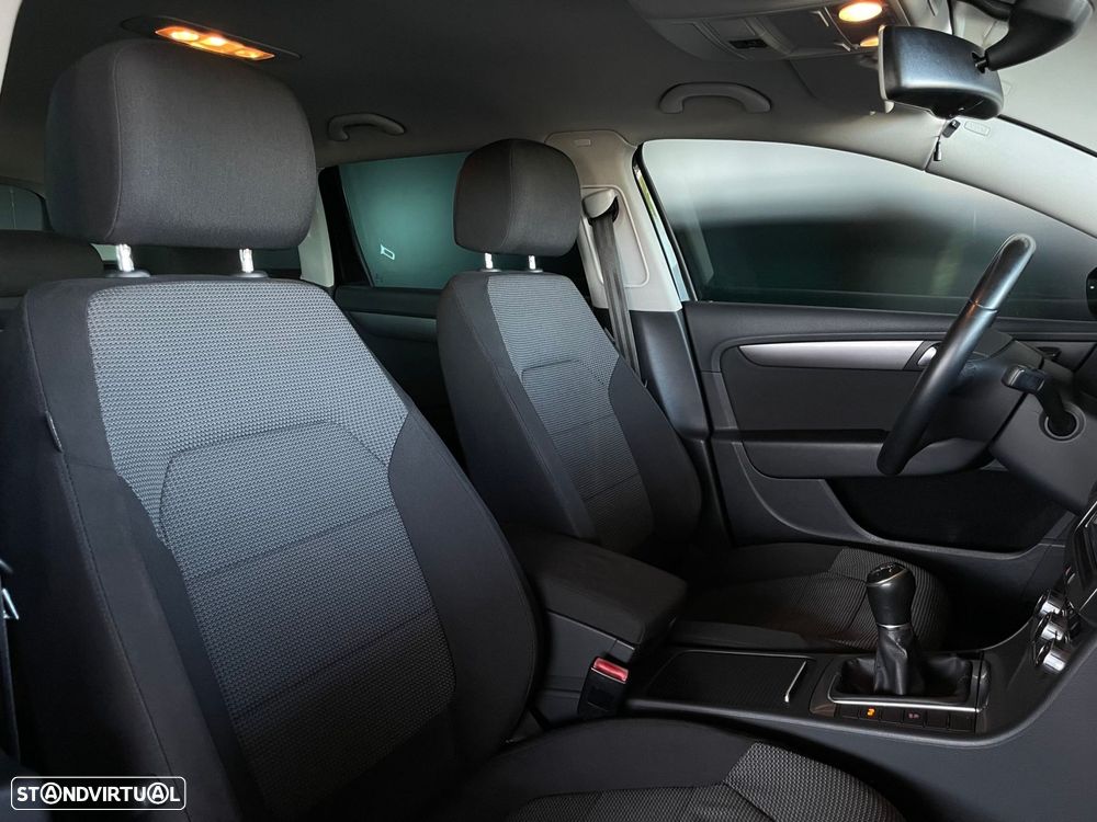 VW Passat Variant 1.6 TDI BlueMotion Comfortline - 15