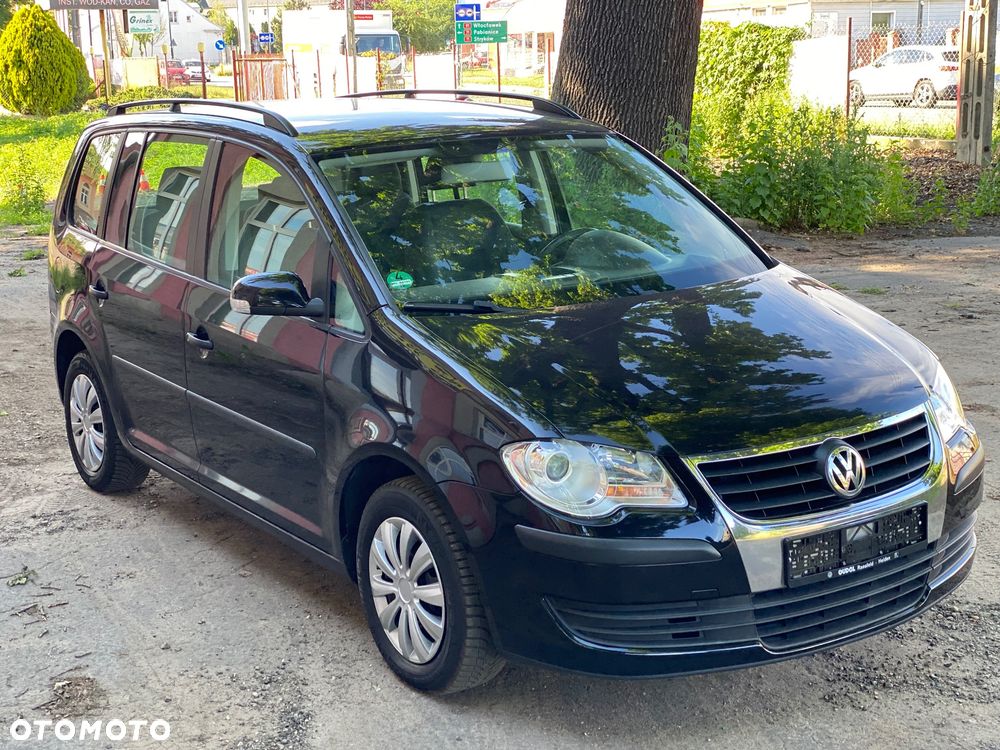 Volkswagen Touran - 11