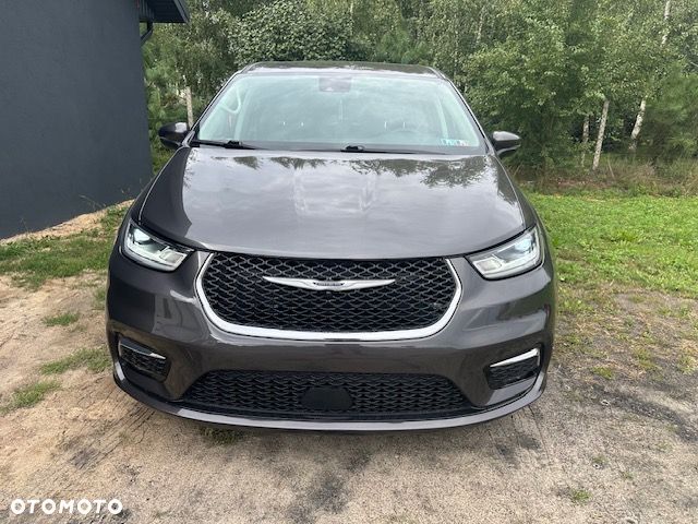 Chrysler Pacifica - 2